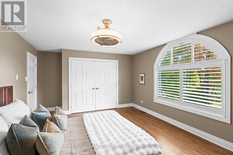 29150500/51-marchvale-drive/rural-kanata-central/ottawa/ontario/K2W1C1_29