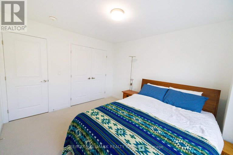 29664697/55-cherry-blossom-private-private-w/redwood-park/ottawa/ontario/K2H0C4_12