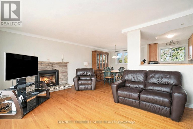 28973672/17-glenmanor-drive/meadowlandscrestview/ottawa/ontario/K2G3E8_4