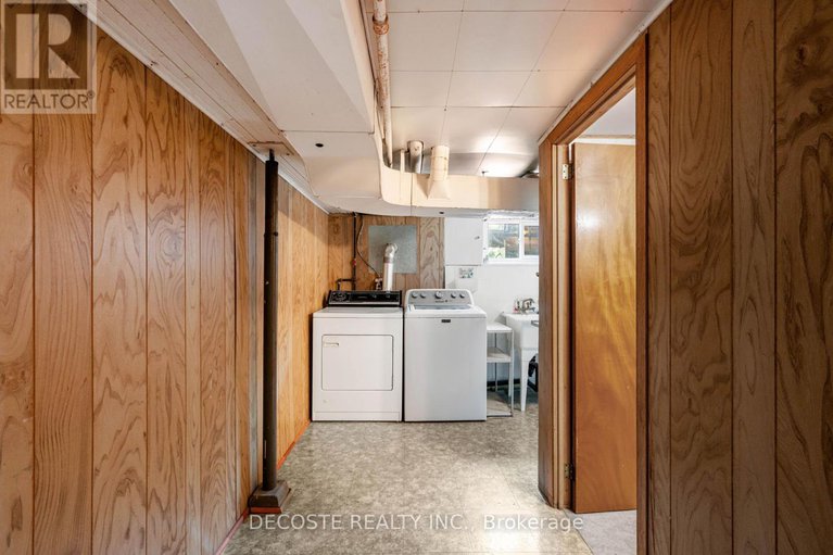28641944/205-dominion-street-n/alexandria/north-glengarry/ontario/K0C1A0_23