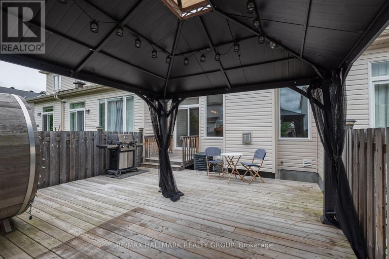 28443105/208-sittelle-private/fallingbrookgardenway-south/ottawa/ontario/K4A1G1_46