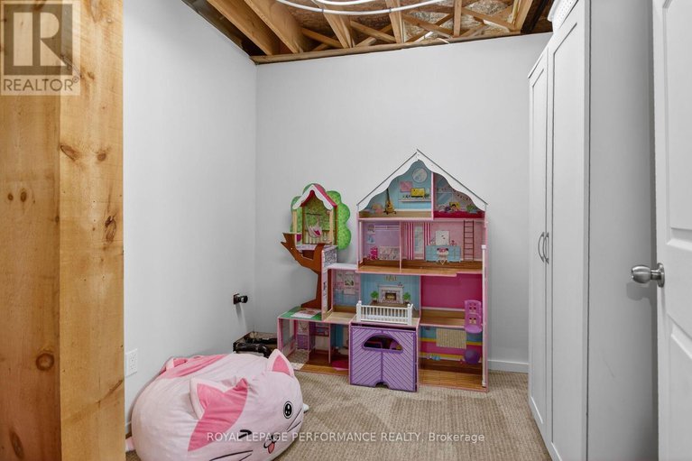 29164946/1910-schroeder-crescent/springridgeeast-village/ottawa/ontario/K4A4P8_45