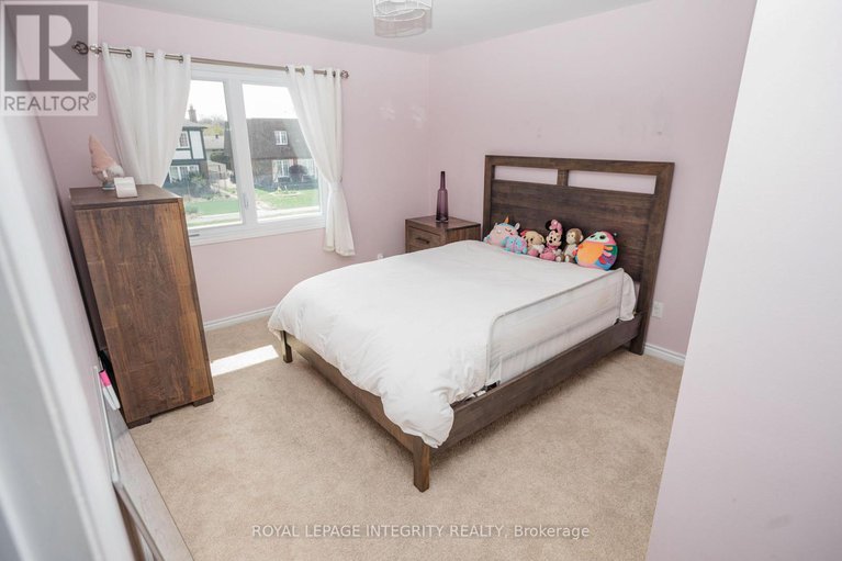 28979625/1055-plante-drive/hunt-clubwestern-community/ottawa/ontario/K1V9E5_24