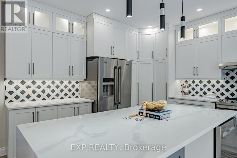 29139967/11-wellsmere-court/rideau-heightsrideau-river/ottawa/ontario/K2E8C2_23