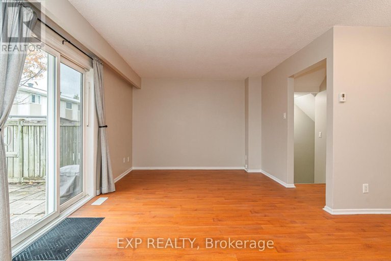 29105689/a-3915-old-richmond-road/arbeatha-park/ottawa/ontario/K2H8T9_7