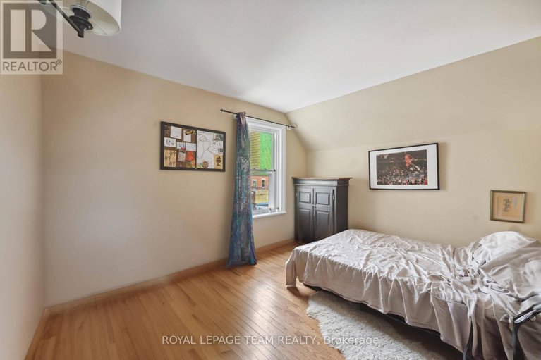 28731469/235-cambridge-street-n/west-centre-town/ottawa/ontario/K1R7B5_27