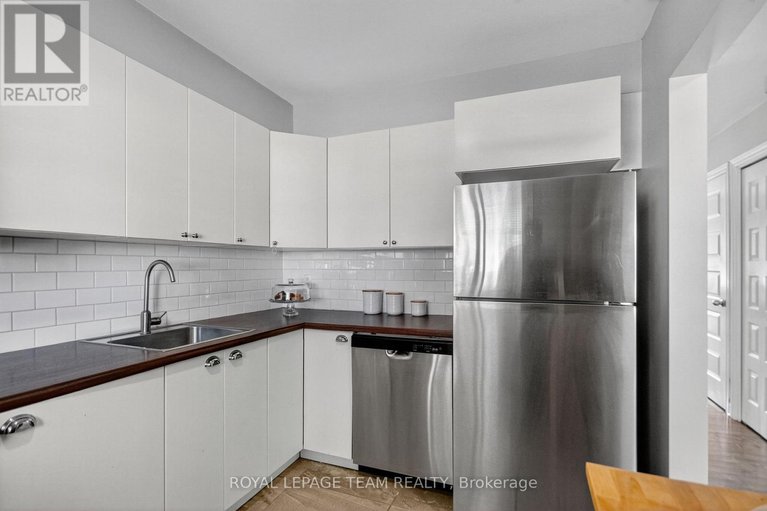 28916021/1e-seyton-drive/westcliffe-estates/ottawa/ontario/K2H8Y5_20