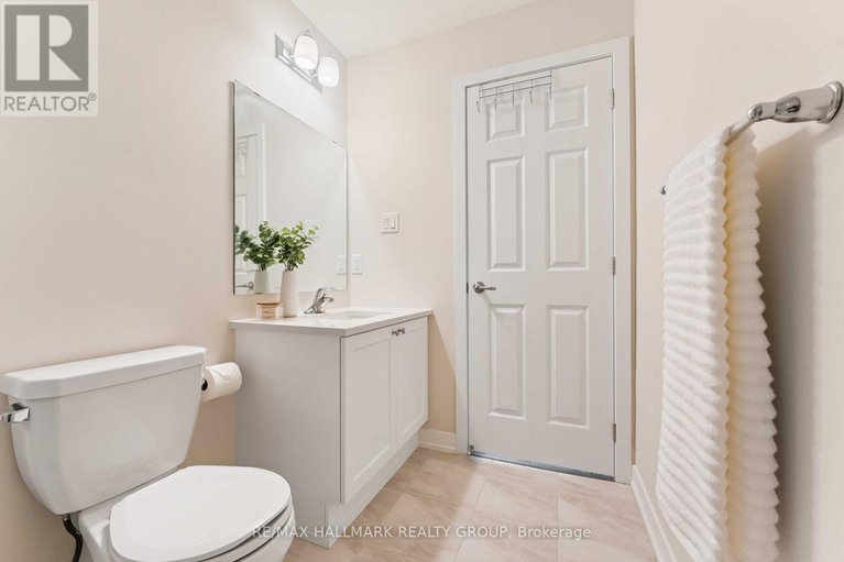 29126809/629-quilter-row/goulbourn-twp-from-franktown-rdsouth-to-rideau/ottawa/ontario/K0A2Z0_18