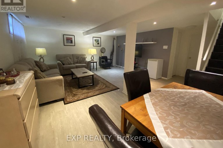 29135222/415-kintyre-private/carleton-square/ottawa/ontario/K2C3M9_12