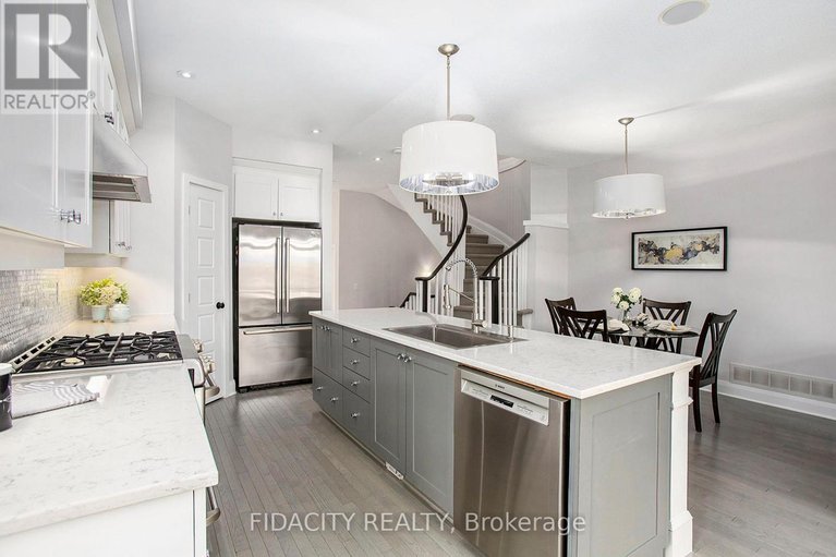 28286993/670-whitecliffs-avenue/riverside-south/ottawa/ontario/K1V2N4_10