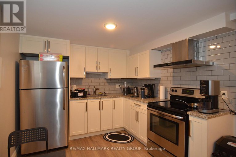 27910607/1926-belcourt-boulevard/chateauneuf/ottawa/ontario/K1C1M5_4