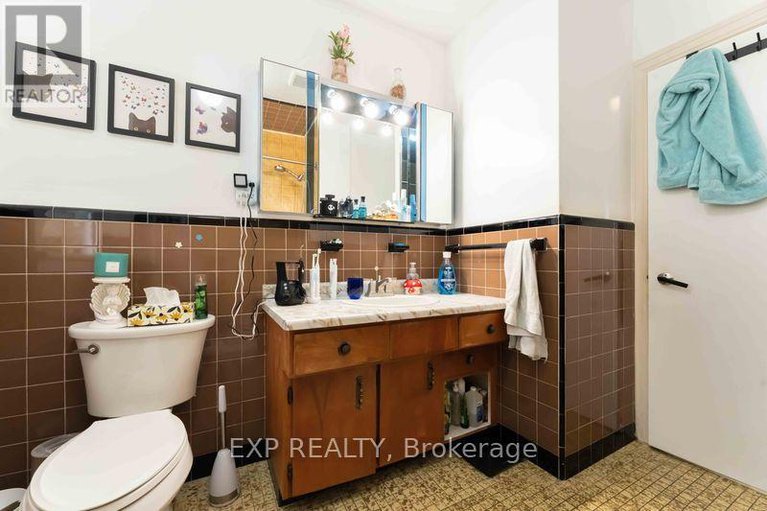 28788281/878-ivanhoe-avenue/queensway-terrace-north/ottawa/ontario/K2B5S5_20