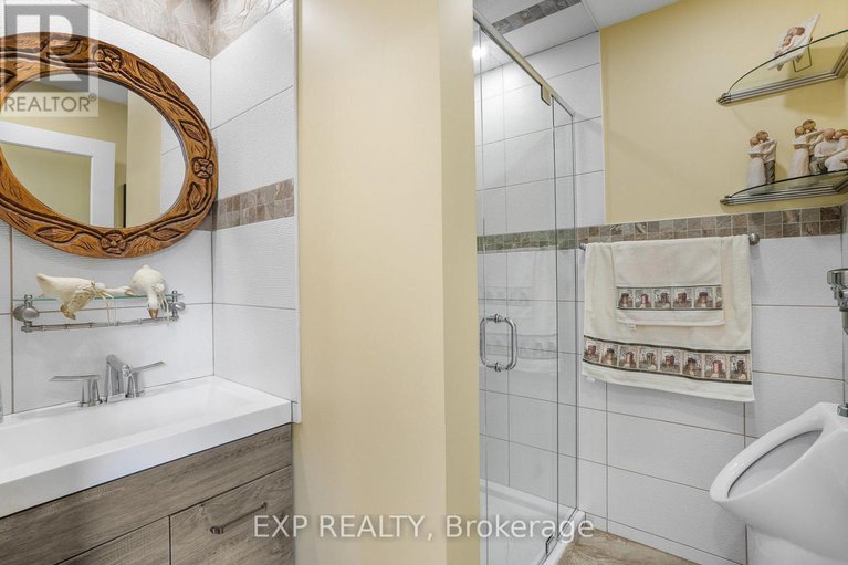 28327080/8-john-street/lorignal/champlain/ontario/K0B1K0_21
