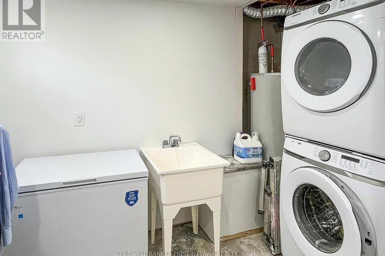 28873248/5c-woodvale-green/craig-henrywoodvale/ottawa/ontario/K2G4G9_30