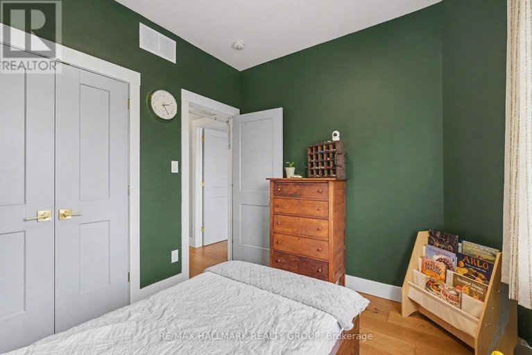 29606507/28-king-george-street/overbrook/ottawa/ontario/K1K1V8_29