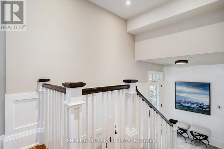 28062589/5651-herwig-place/manotick-south-to-roger-stevens/ottawa/ontario/K4M1B3_4