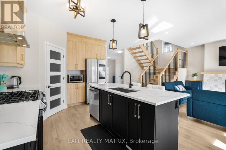 28493432/461-aurora-street/russell-twp/russell/ontario/K4R0L3_6