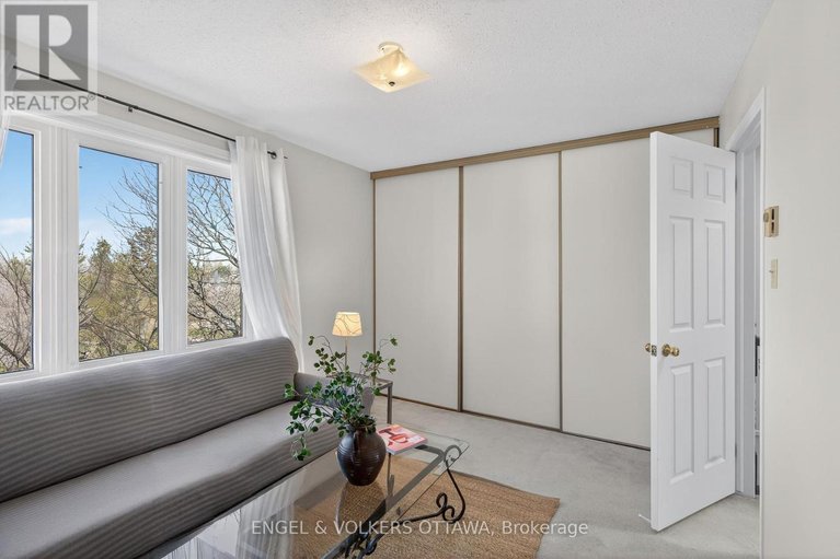 29679351/211-briston-private/hunt-club-park/ottawa/ontario/K1G5R5_20