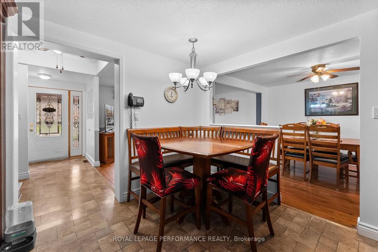 29688001/420-hatfield-crescent/bilberry-creekqueenswood-heights/ottawa/ontario/K1E1M8_13