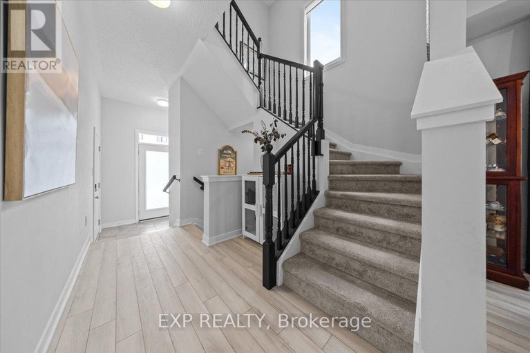 29305395/307-686-quilter-row/goulbourn-twp-from-franktown-rdsouth-to-rideau/ottawa/ontario/K0A2Z0_18