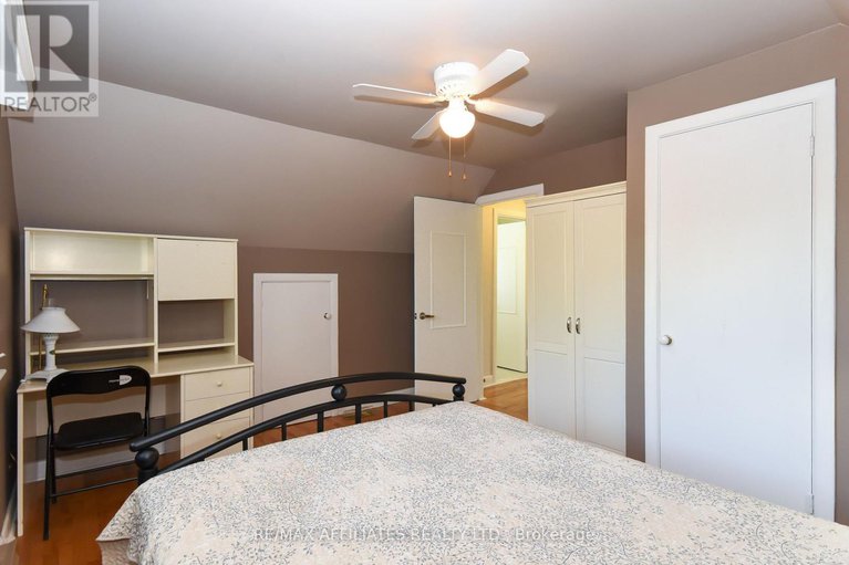 28846250/323-fullerton-avenue/overbrookcastle-heights/ottawa/ontario/K1K1K2_31