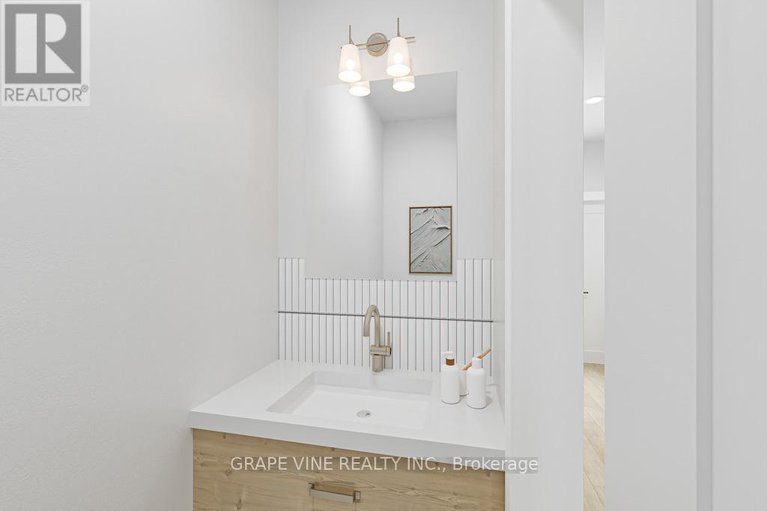 29136511/535-adventure-private/mooneys-bayriverside-park/ottawa/ontario/K1V9R2_17