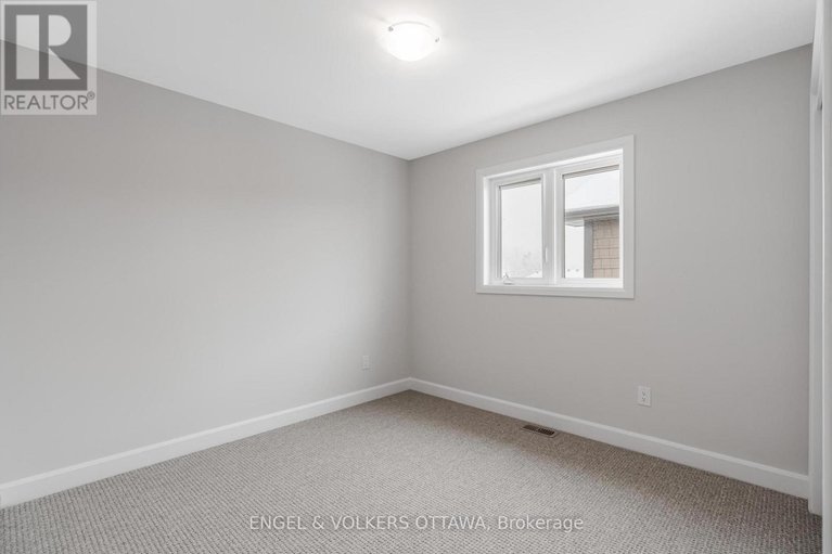 29224577/683-fisher-street/north-grenville-twp-kemptville-south/north-grenville/ontario/K0G1J0_27