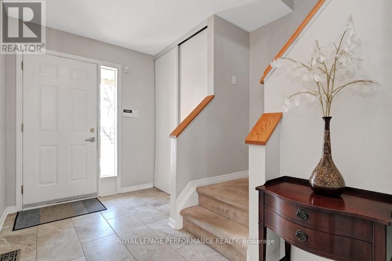 29550912/175-arcola-private/overbrookcastle-heights/ottawa/ontario/K1K4W9_3