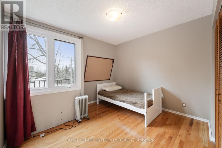 29319592/2061-prince-of-wales-drive/rideau-heightsrideau-river/ottawa/ontario/K2E7A4_15