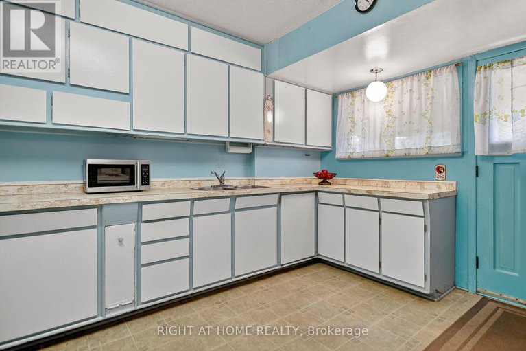 28954336/6-higwood-drive/borden-farmstewart-farmcarleton-heightsparkwood-hills/ottawa/ontario/K2E5K7_12