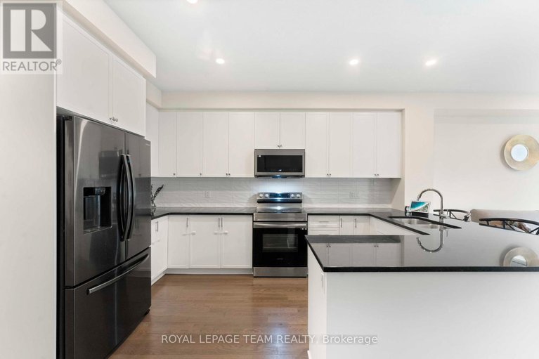 28414492/325-cosanti-drive/remainder-of-stittsville-area/ottawa/ontario/K2S2W6_7