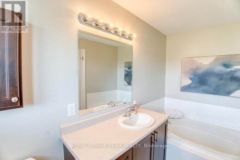 28808574/292-forestbrook-street/morgans-grantsouth-march/ottawa/ontario/K2K0B9_19