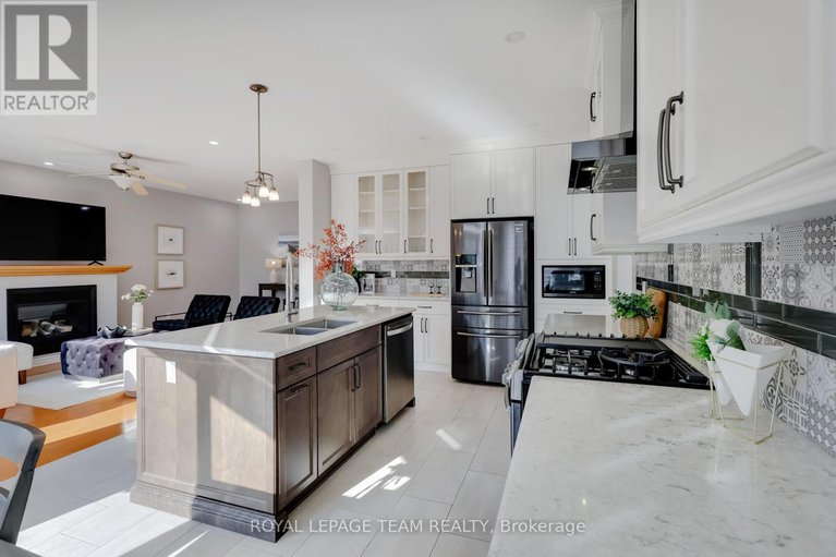 28886612/36-keighley-circle/morgans-grantsouth-march/ottawa/ontario/K2K3H8_17