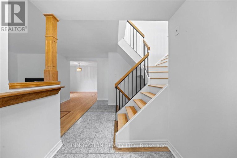 28436166/1553-marcoux-drive/bilberry-creekqueenswood-heights/ottawa/ontario/K1E2K5_4