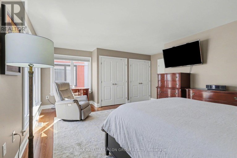 29678243/140-connemara-private/crystal-beach/ottawa/ontario/K2H0A7_13