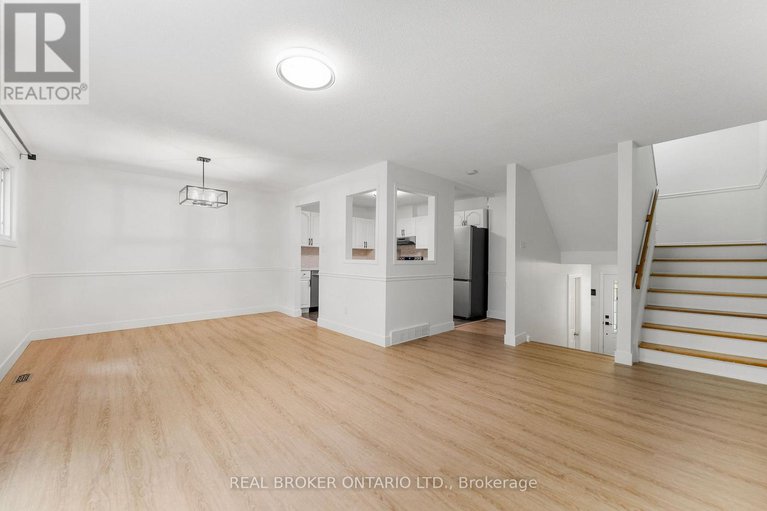 28816941/33-83-glen-park-drive/blackburn-hamlet-south/ottawa/ontario/K1B3Z1_13