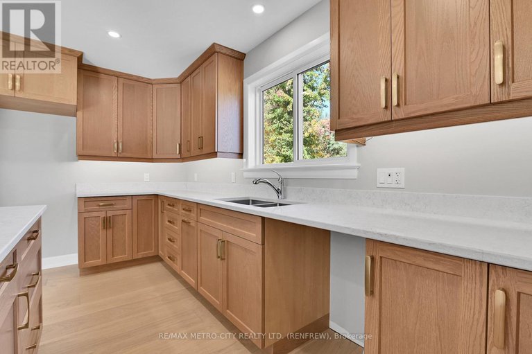 28406603/16-red-door-lane/horton-twp/horton/ontario/K7V3Z8_15