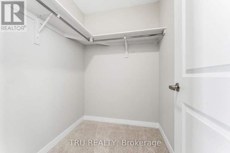 29381143/706-expansion-road/half-moon-bay/ottawa/ontario/K2J7G4_24