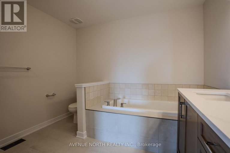 29330724/210-ginebik-way/blossom-parkkemp-parkfindlay-creek/ottawa/ontario/K1X0H4_43