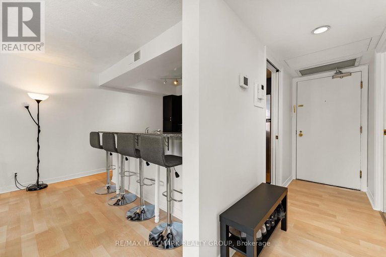 28444358/403-215-somerset-street-w/ottawa-centre/ottawa/ontario/K2P0J1_5