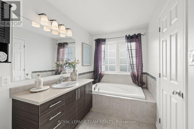 29284372/102-lochnaw-private/stonebridge/ottawa/ontario/K2J5X6_31