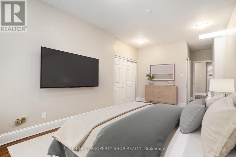 28245606/123-york-street/lower-townbyward-market/ottawa/ontario/K1N5T4_16