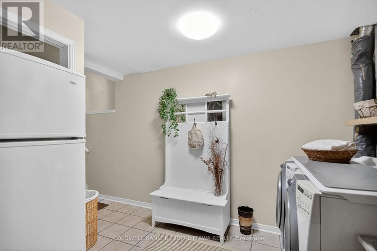 29480327/2960-ernside-crescent/cumberland-estates/ottawa/ontario/K4C1B6_35