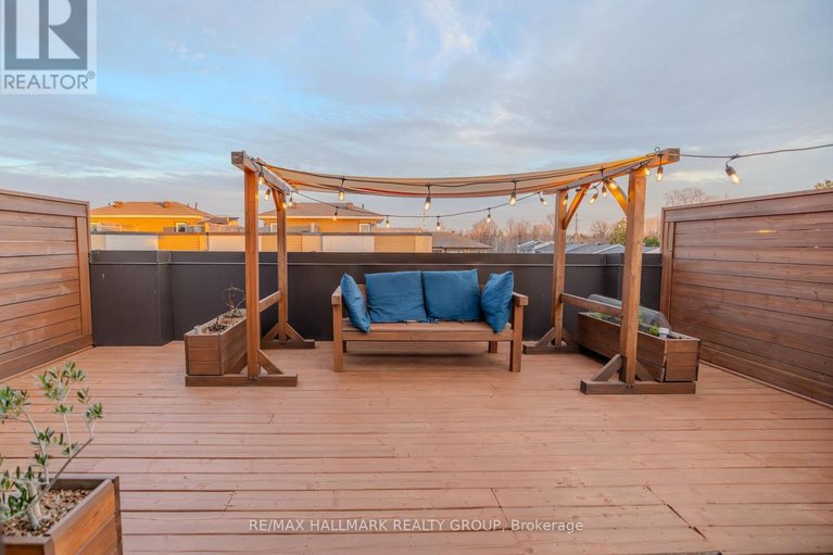 29664697/55-cherry-blossom-private-private-w/redwood-park/ottawa/ontario/K2H0C4_21