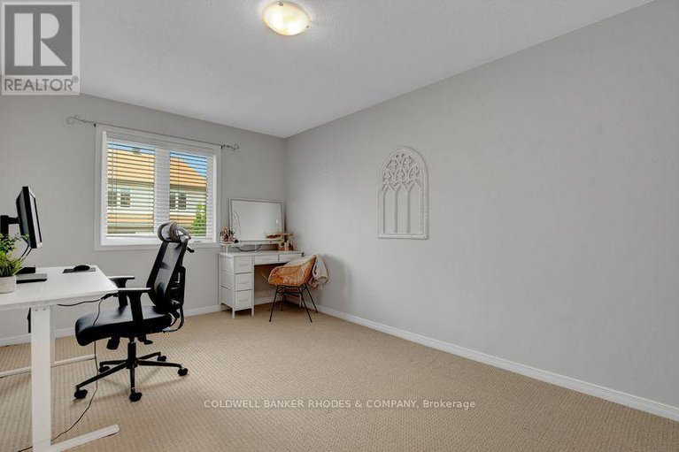 28599180/261-rolling-meadow-crescent/mer-bleuebradley-estatesanderson-park/ottawa/ontario/K1W0A8_17
