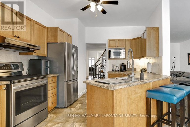 29570539/315-rustic-hills-crescent/springridgeeast-village/ottawa/ontario/K4A5A8_18