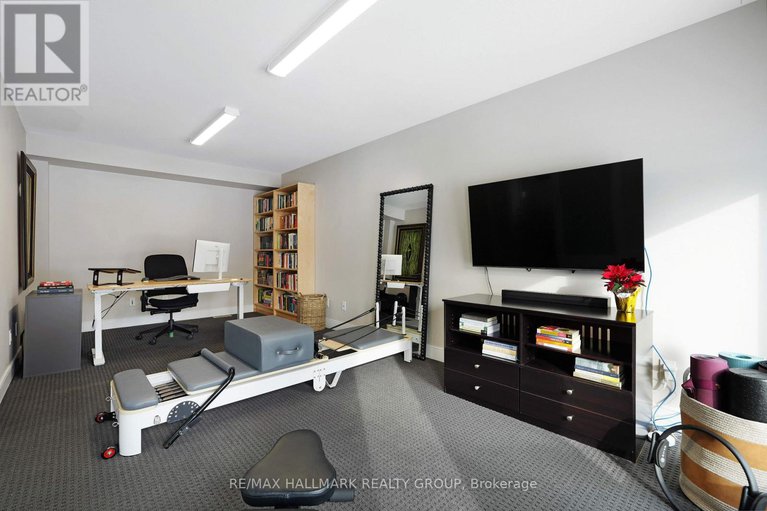 29303605/1111-north-river-road/overbrook/ottawa/ontario/K1K3W2_6