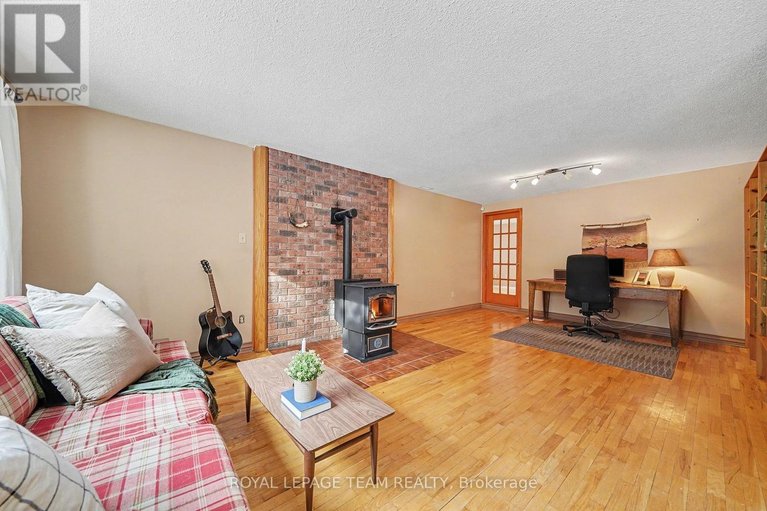 29627308/2249-mcgovern-road-w/north-grenville-twp-kemptville-south/north-grenville/ontario/K0G1S0_13