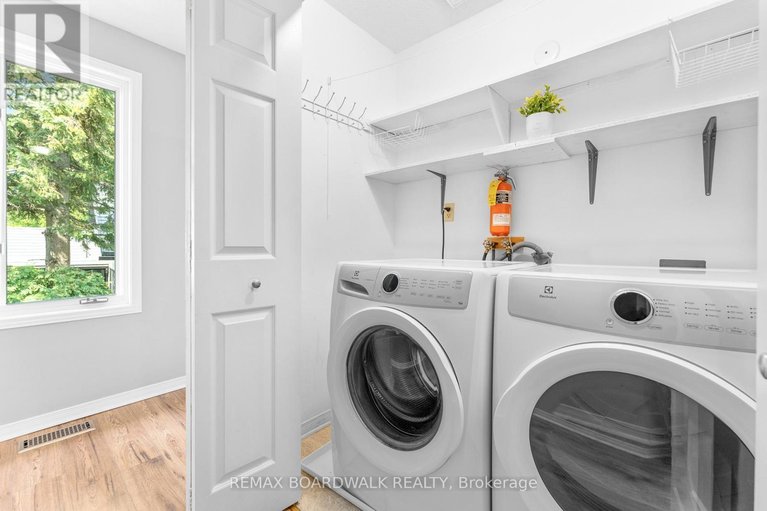 29613575/1278-bayview-drive/constance-bay/ottawa/ontario/K0A3M0_32