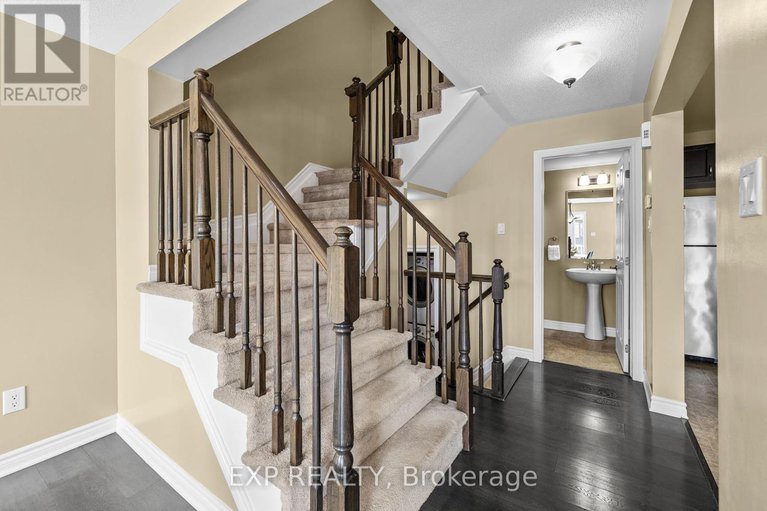 28595126/243-par-la-ville-circle/stittsville-north/ottawa/ontario/K2S0T6_23
